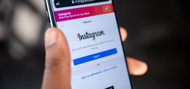 instagram auf handy display